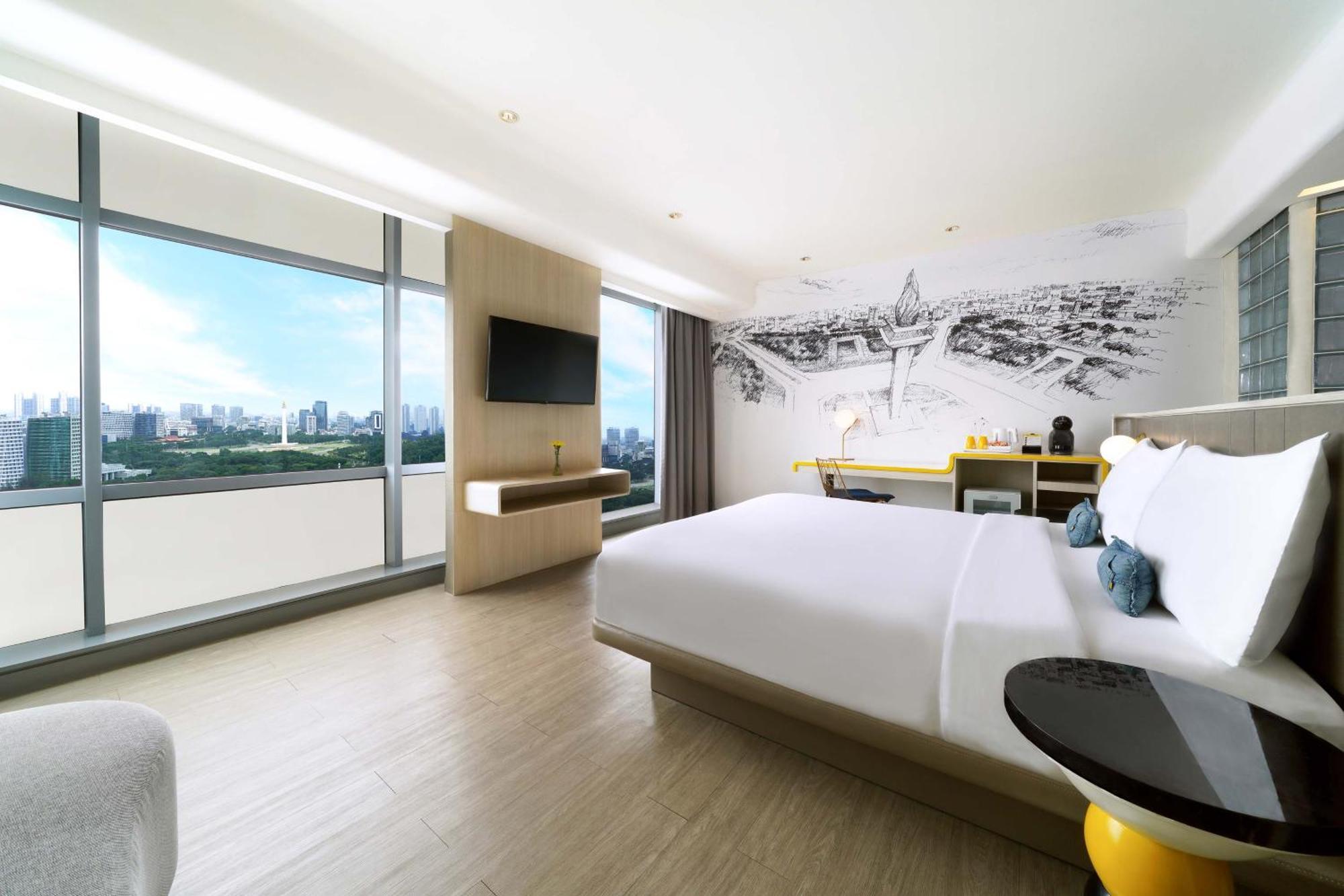 Yello Hotel Harmoni Джакарта Экстерьер фото