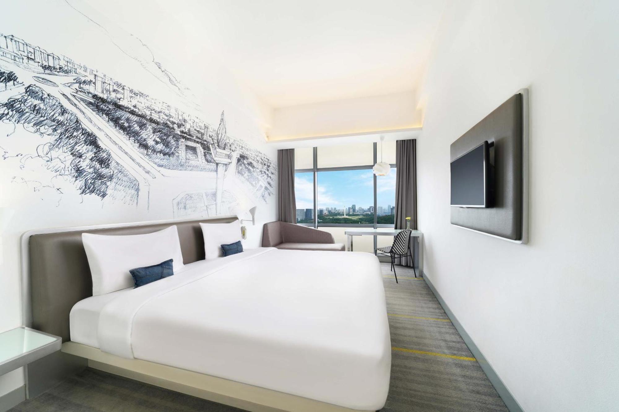 Yello Hotel Harmoni Джакарта Экстерьер фото