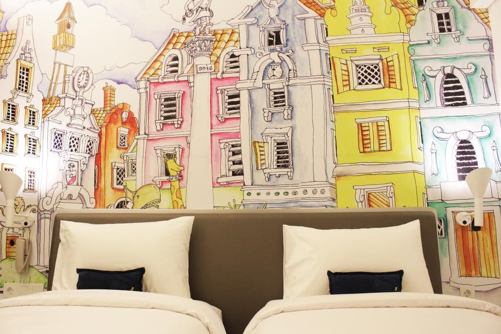Yello Hotel Harmoni Джакарта Экстерьер фото